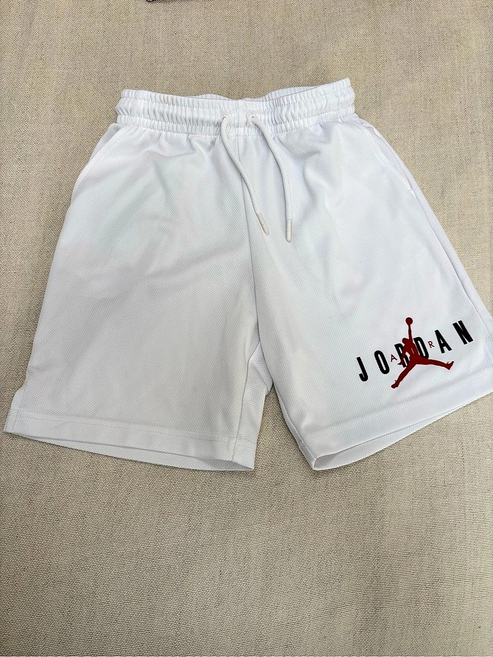 Boys Jordan Mesh P.E. Shorts White Athletic Shorts size medium (10-12)